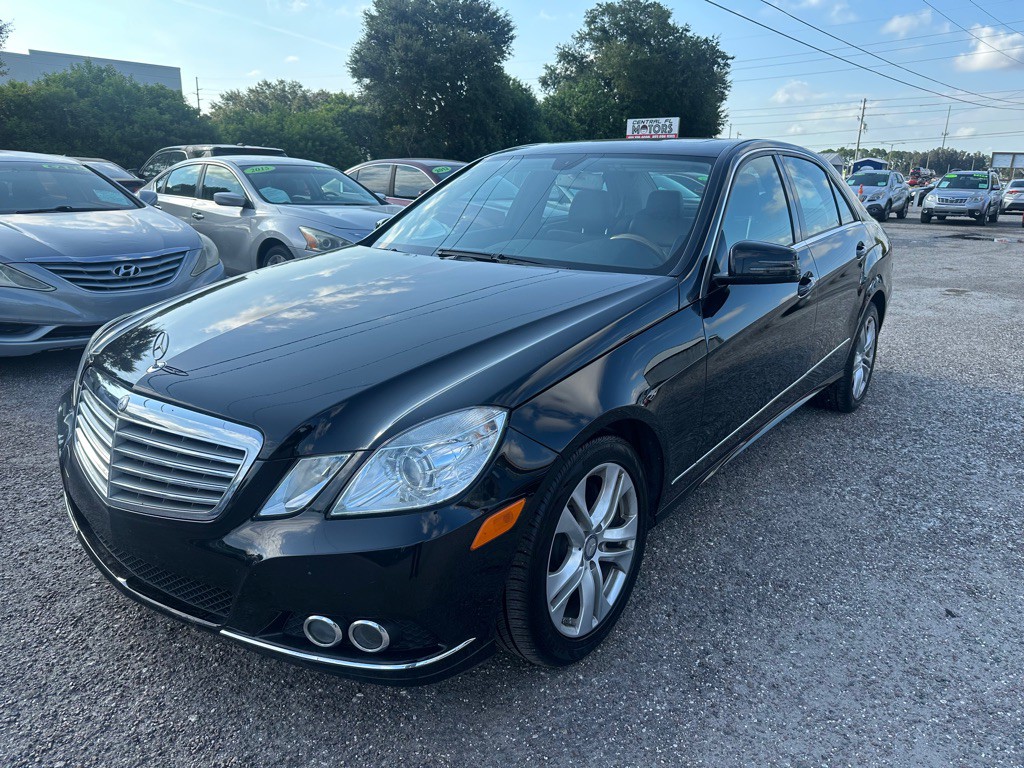 2011 Mercedes-Benz E-Class Image 3