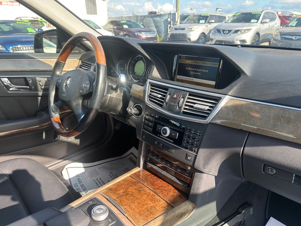 2011 Mercedes-Benz E-Class Image 8