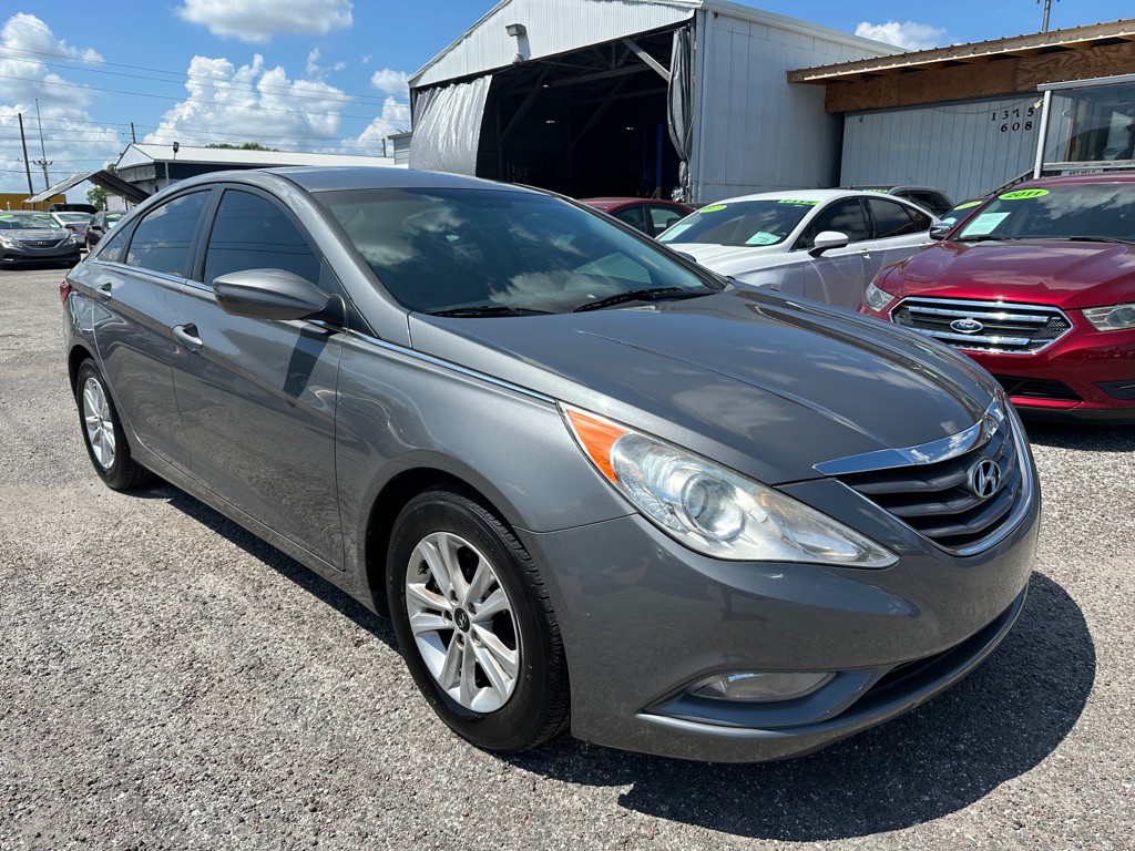 2013 Hyundai Sonata Image 1