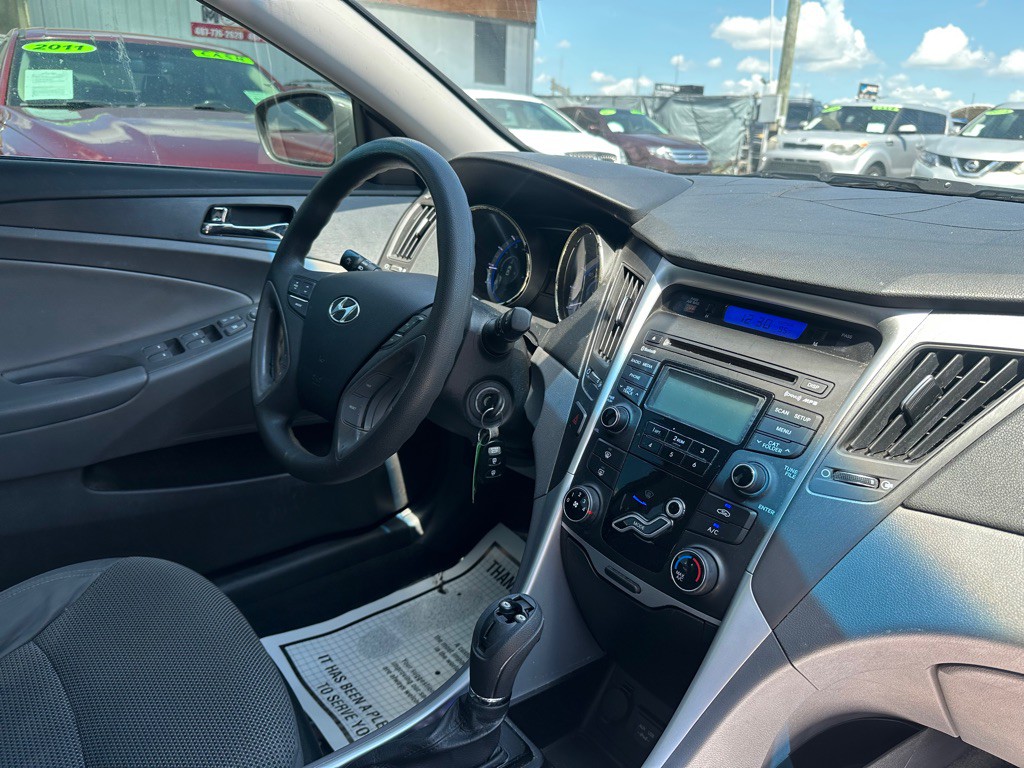 2013 Hyundai Sonata Image 8