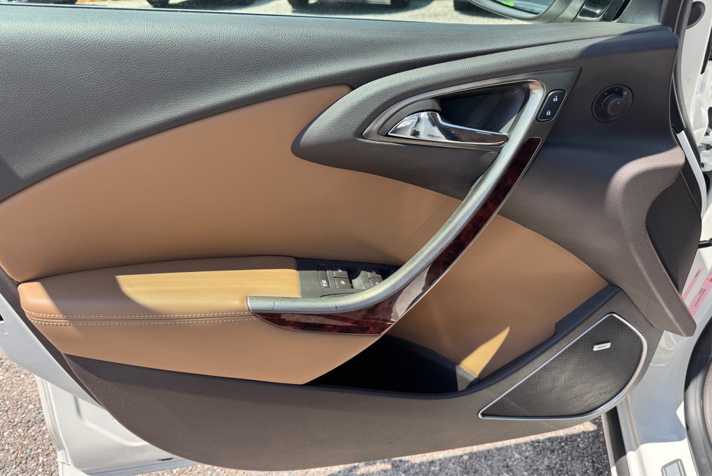 2013 Buick Verano Image 11