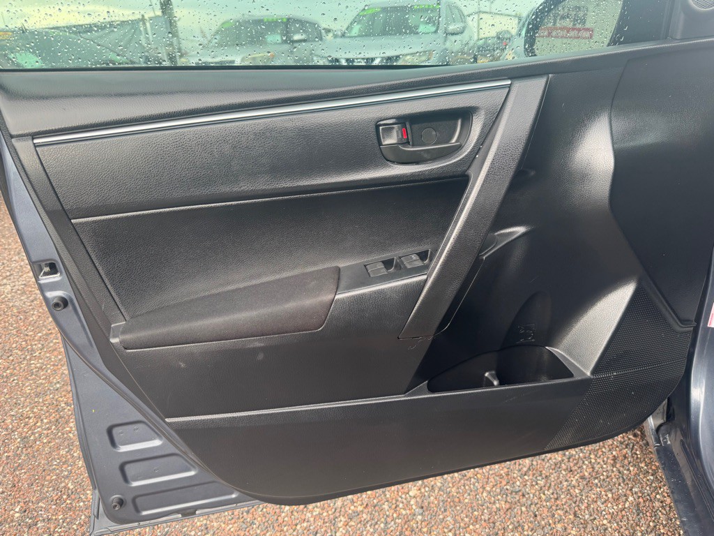 2016 Toyota Corolla Image 15