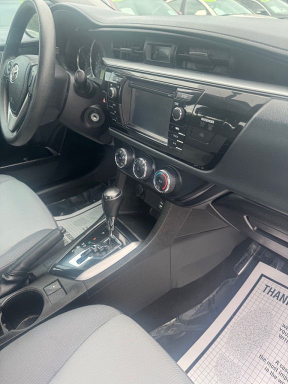 2016 Toyota Corolla Image 10