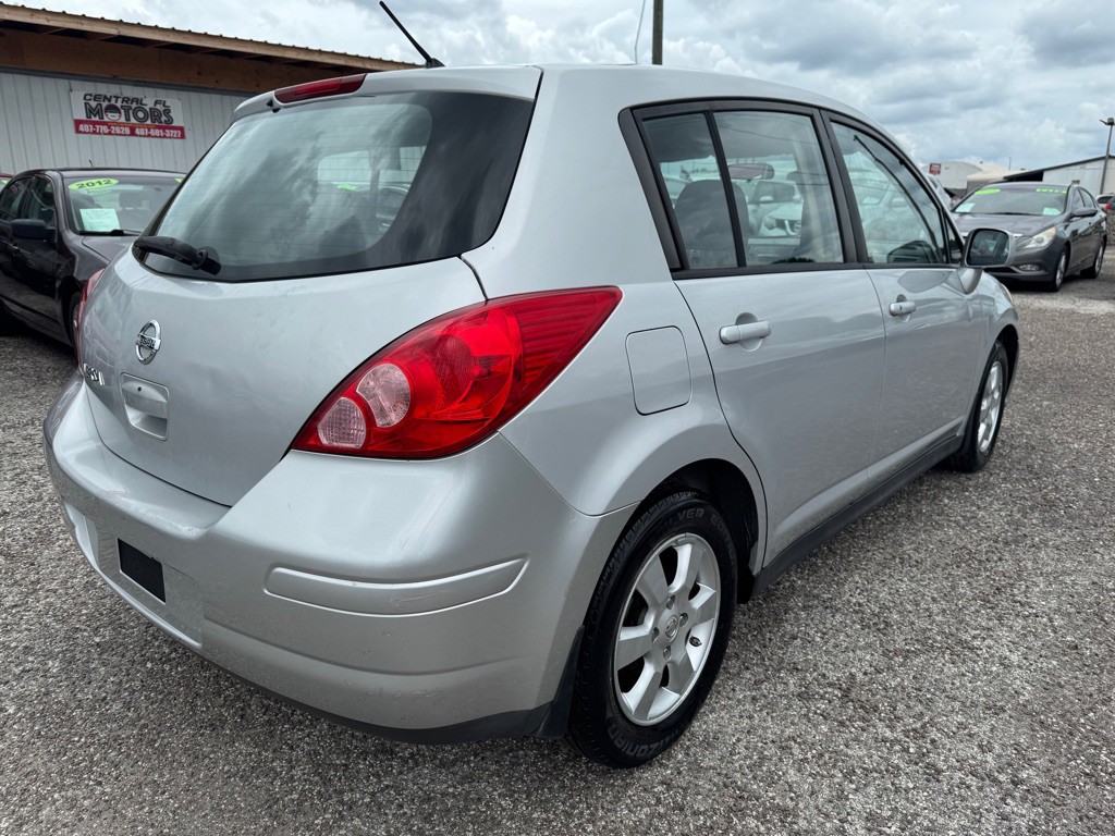 2007 Nissan Versa Image 2