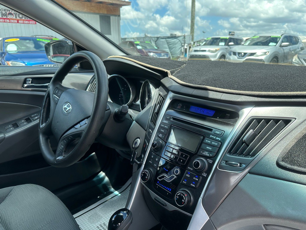 2013 Hyundai Sonata Image 8