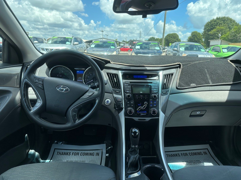 2013 Hyundai Sonata Image 9
