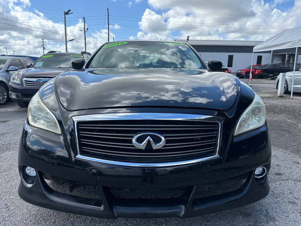 2011 INFINITI M37 Image 3