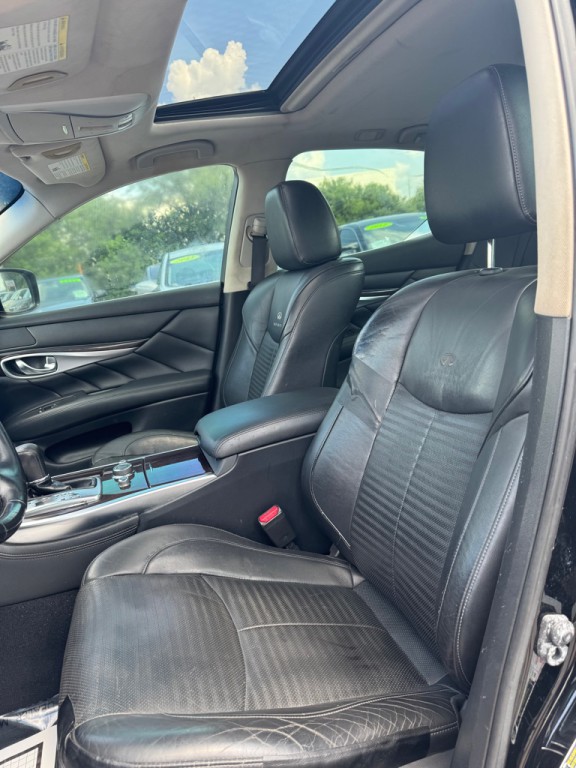 2011 INFINITI M37 Image 9