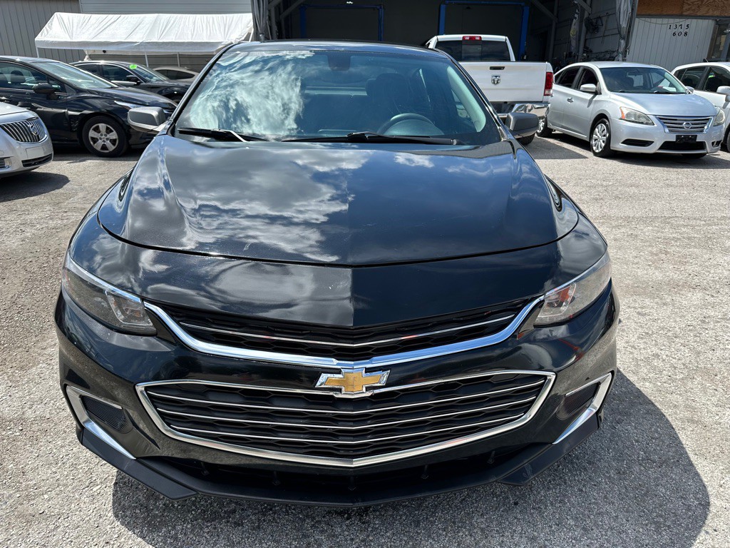 2018 Chevrolet Malibu Image 2