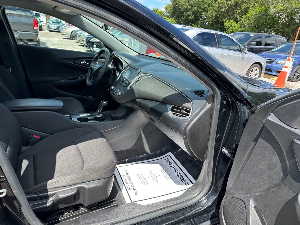 2018 Chevrolet Malibu Image 12