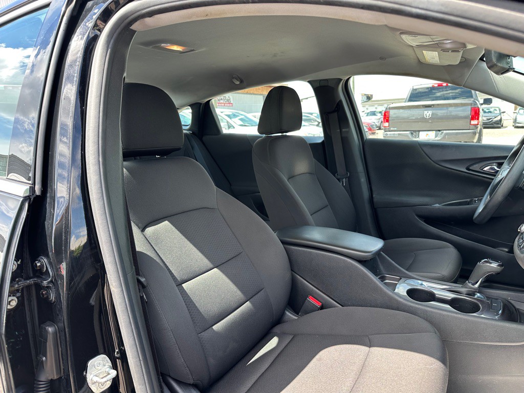 2018 Chevrolet Malibu Image 13