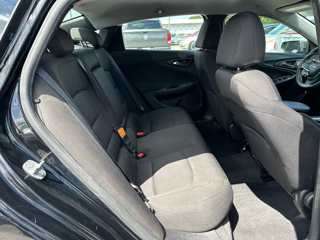 2018 Chevrolet Malibu Image 14