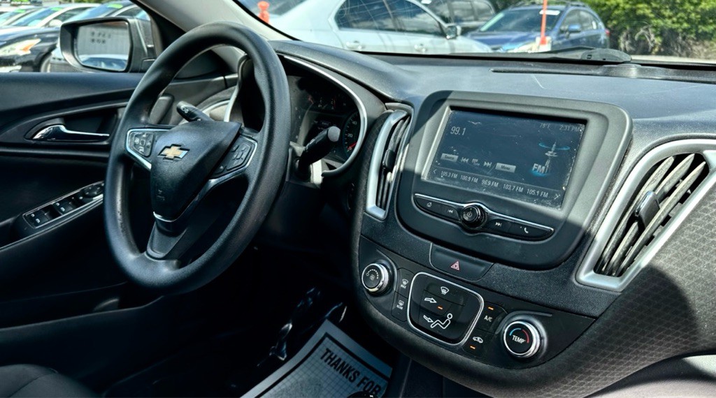 2018 Chevrolet Malibu Image 25