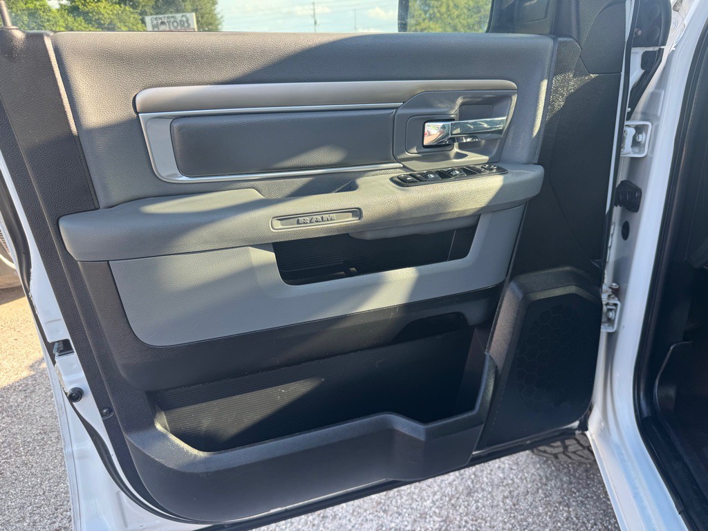 2013 RAM 1500 Image 14