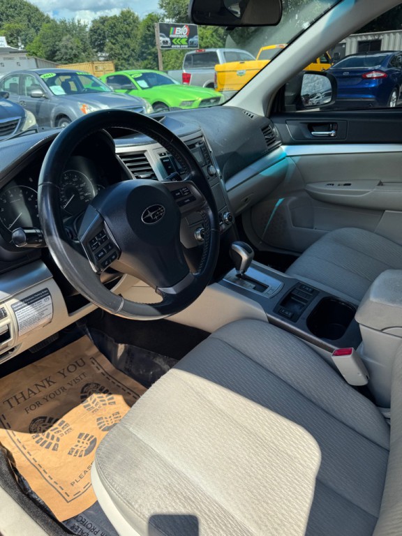 2012 Subaru Outback Image 22