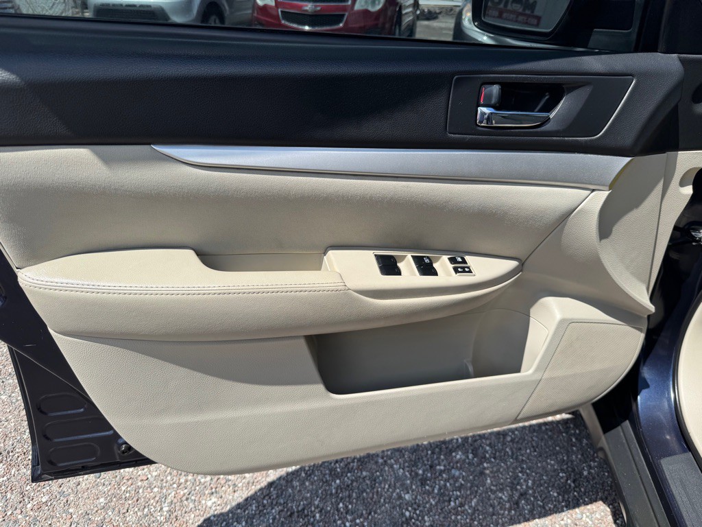 2012 Subaru Outback Image 26
