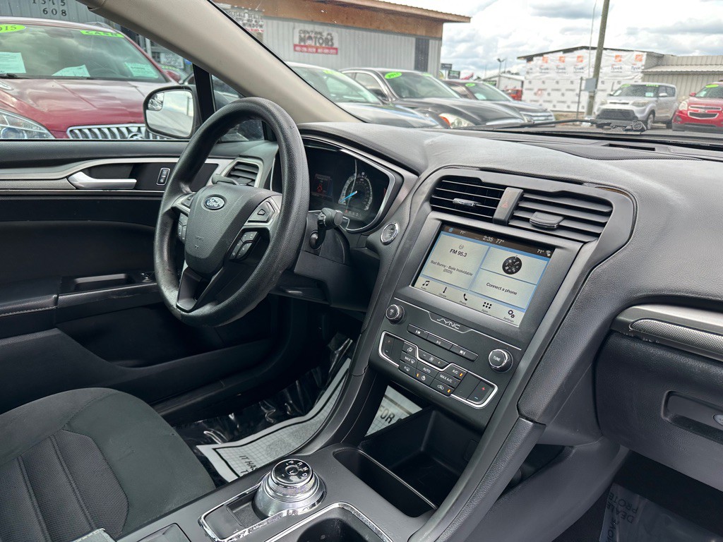 2017 Ford Fusion Image 8