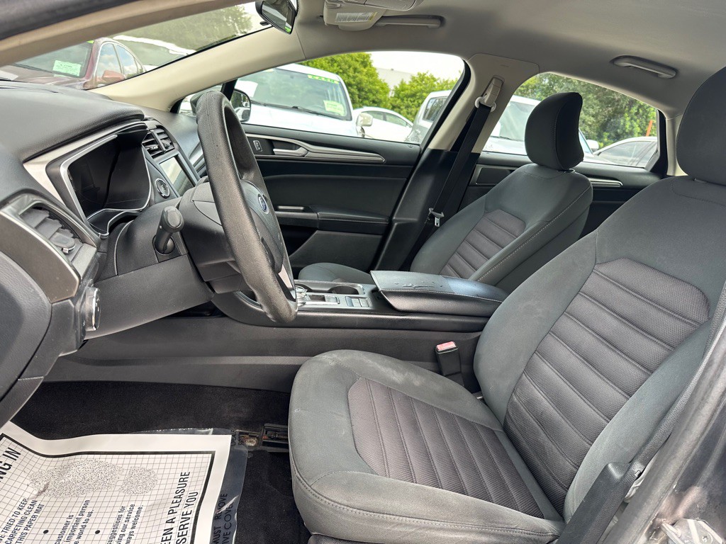 2017 Ford Fusion Image 10