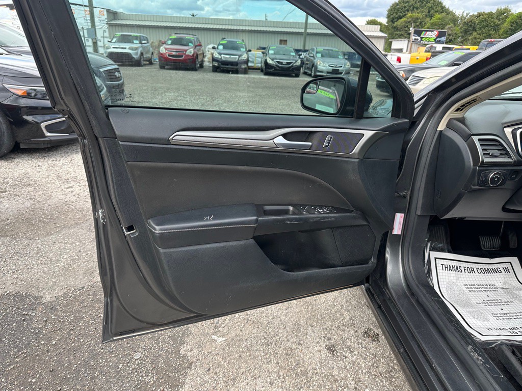 2017 Ford Fusion Image 11