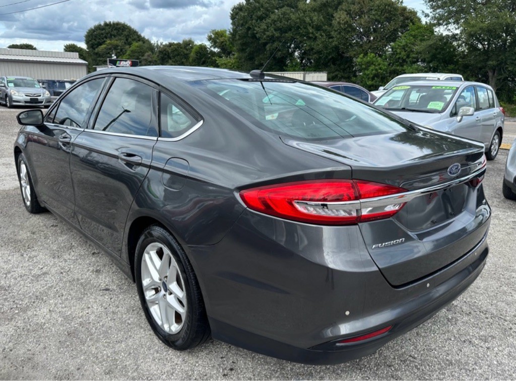 2017 Ford Fusion Image 19