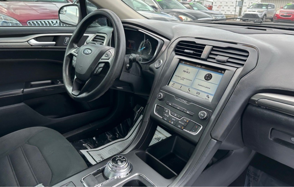 2017 Ford Fusion Image 25