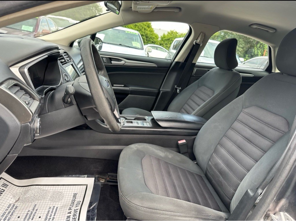 2017 Ford Fusion Image 27