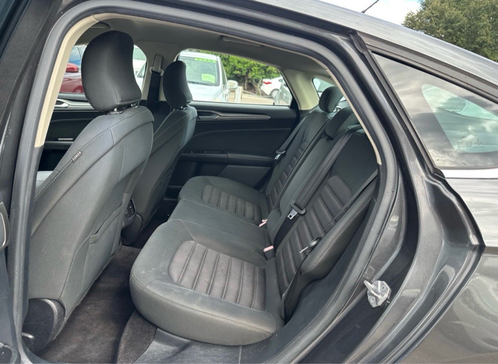 2017 Ford Fusion Image 31