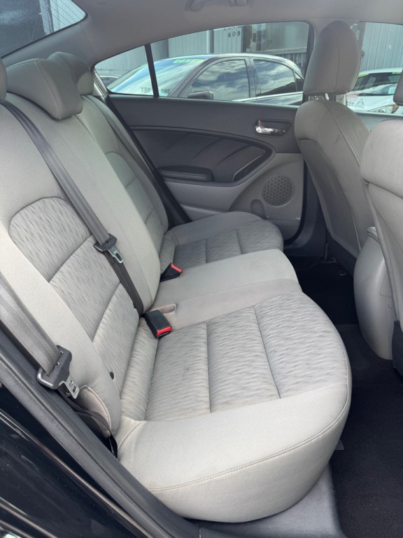 2016 Kia Forte Image 11