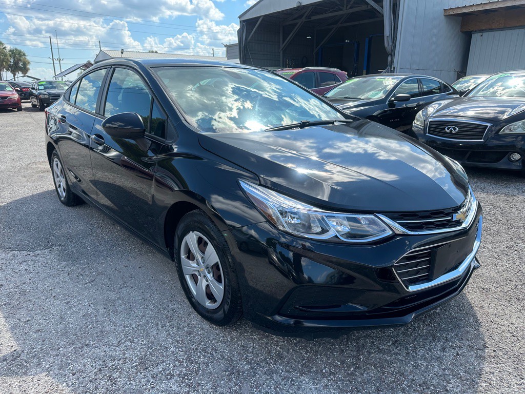 2017 Chevrolet Cruze Image 1