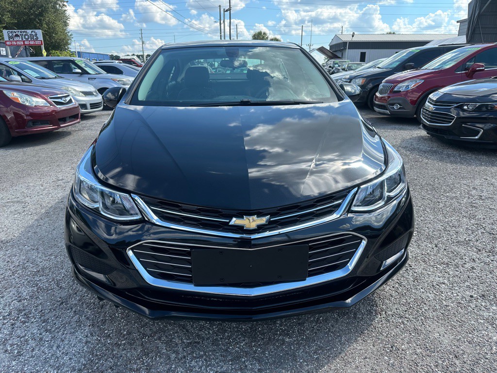 2017 Chevrolet Cruze Image 2
