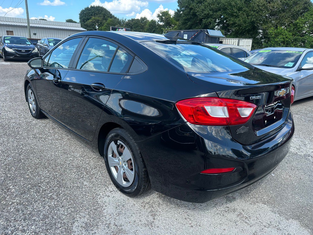 2017 Chevrolet Cruze Image 4