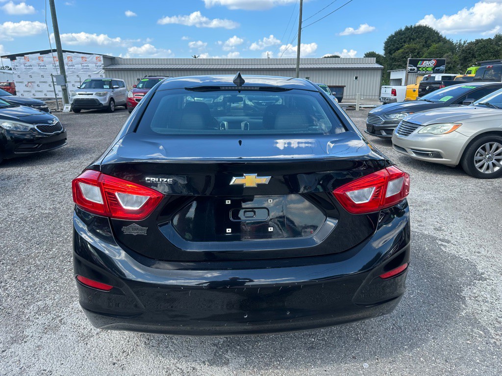 2017 Chevrolet Cruze Image 5