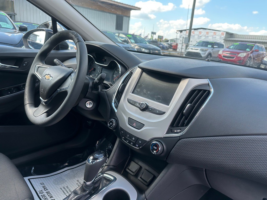 2017 Chevrolet Cruze Image 9