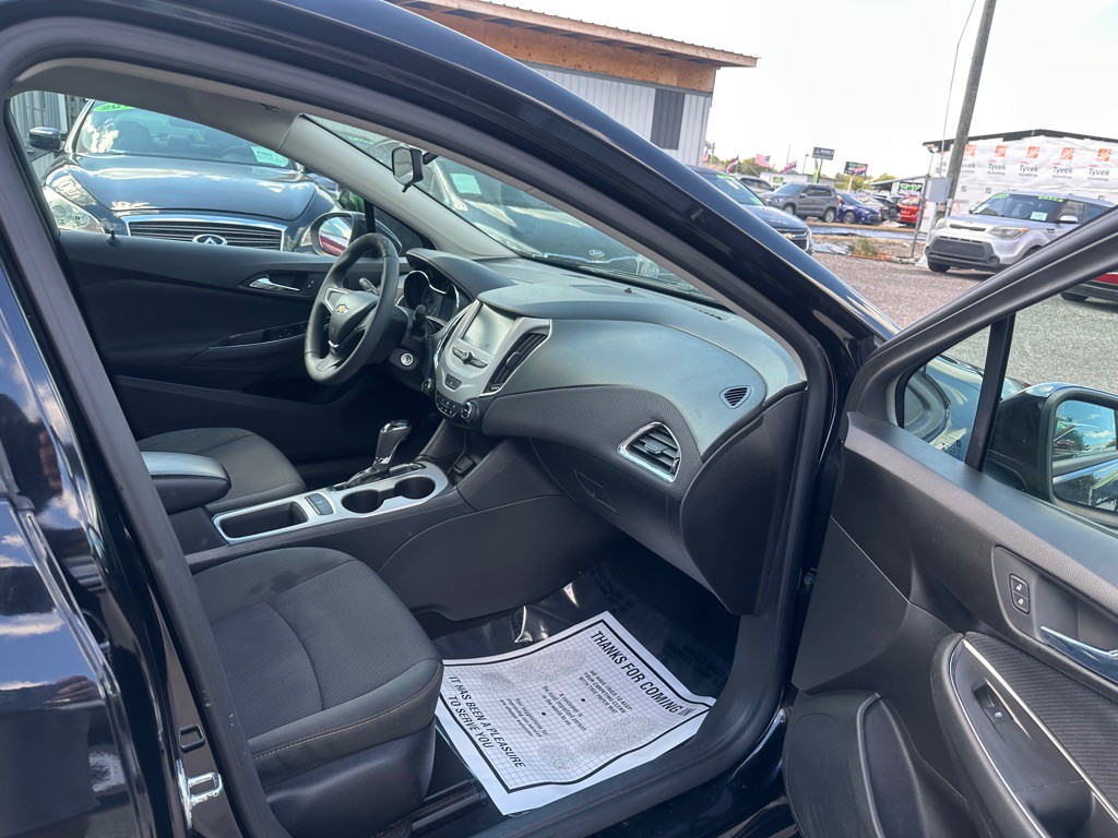 2017 Chevrolet Cruze Image 12