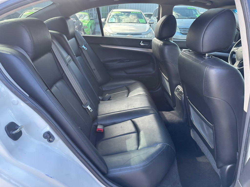 2012 INFINITI G25 Image 14
