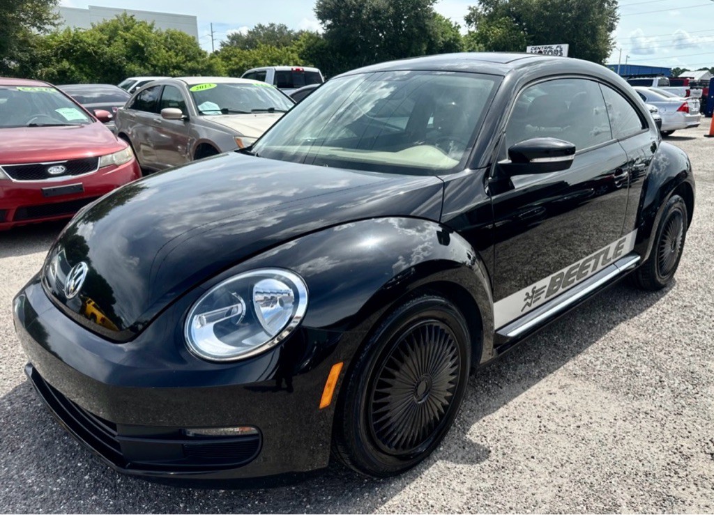 2013 Volkswagen Beetle Image 22