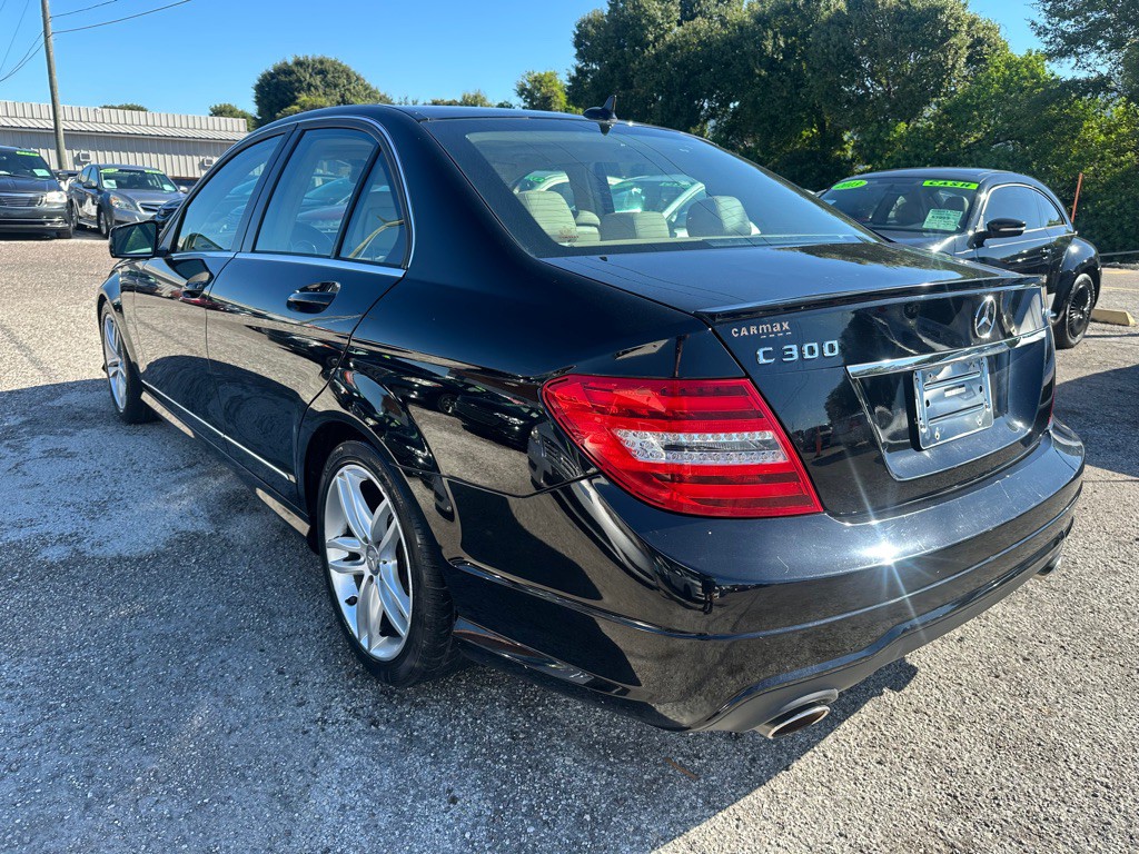 2012 Mercedes-Benz C-Class Image 4