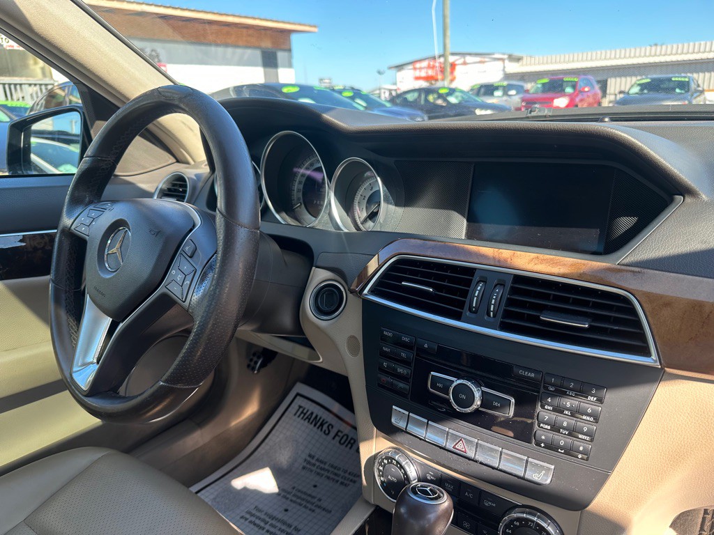 2012 Mercedes-Benz C-Class Image 8