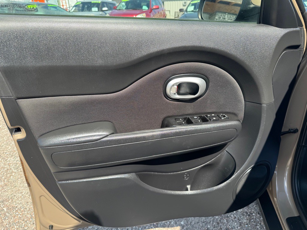 2015 Kia Soul Image 14
