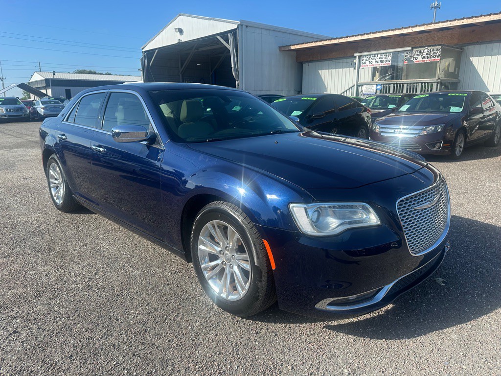 2016 Chrysler 300 Image 1