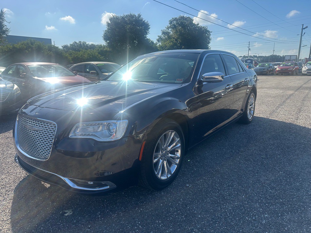 2016 Chrysler 300 Image 3