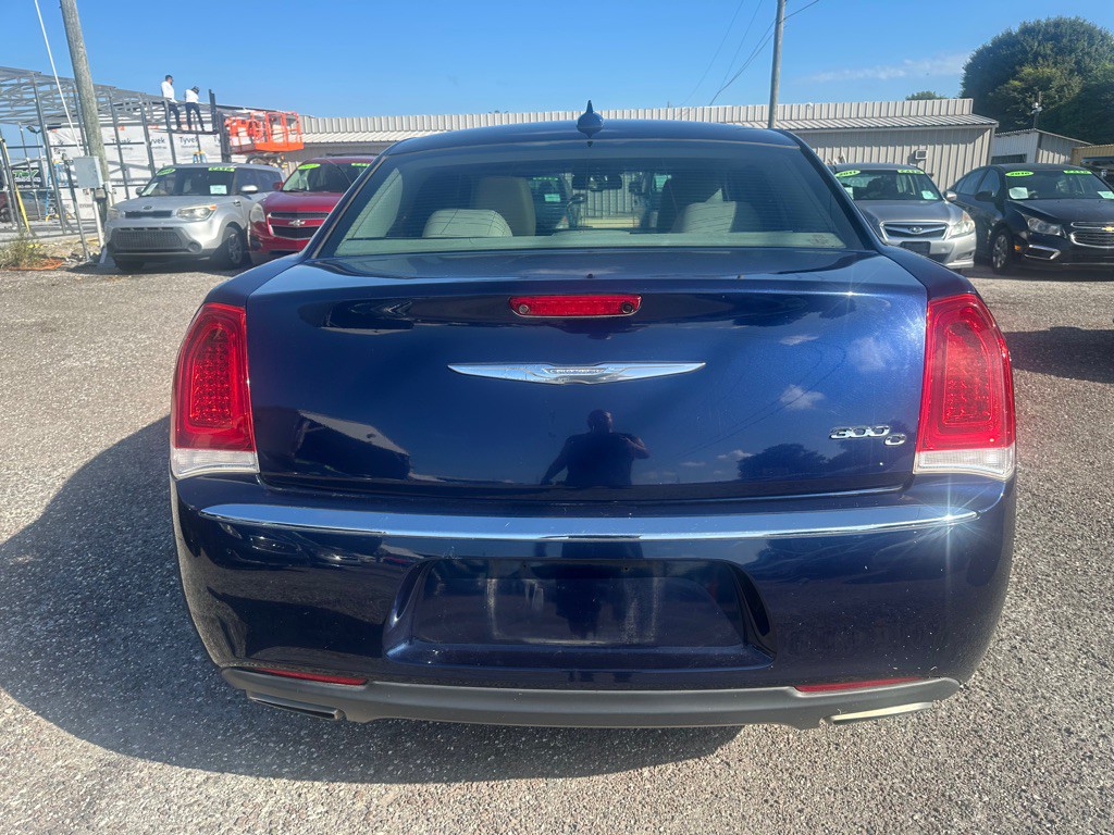 2016 Chrysler 300 Image 5