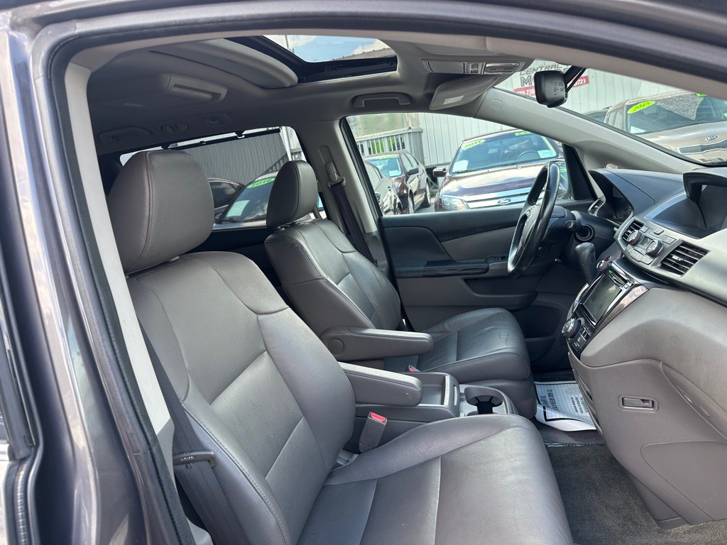 2015 Honda Odyssey Image 13