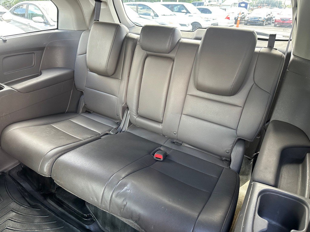 2015 Honda Odyssey Image 16