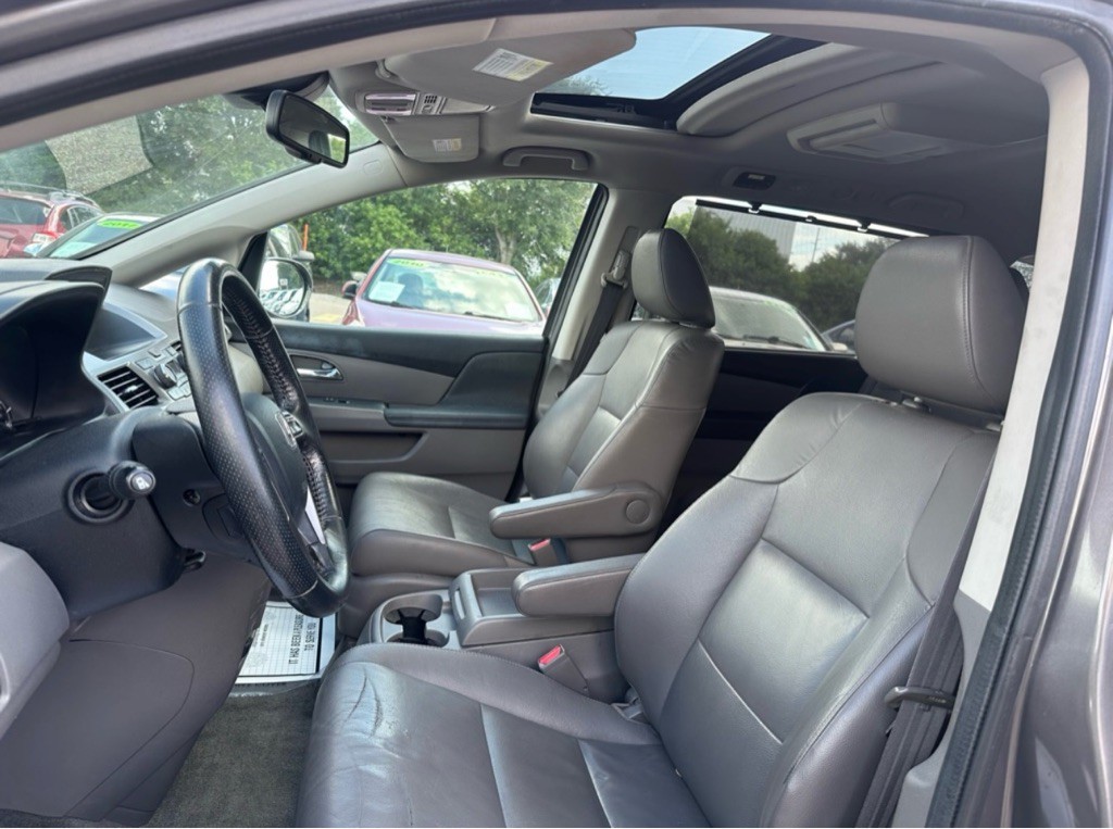 2015 Honda Odyssey Image 30