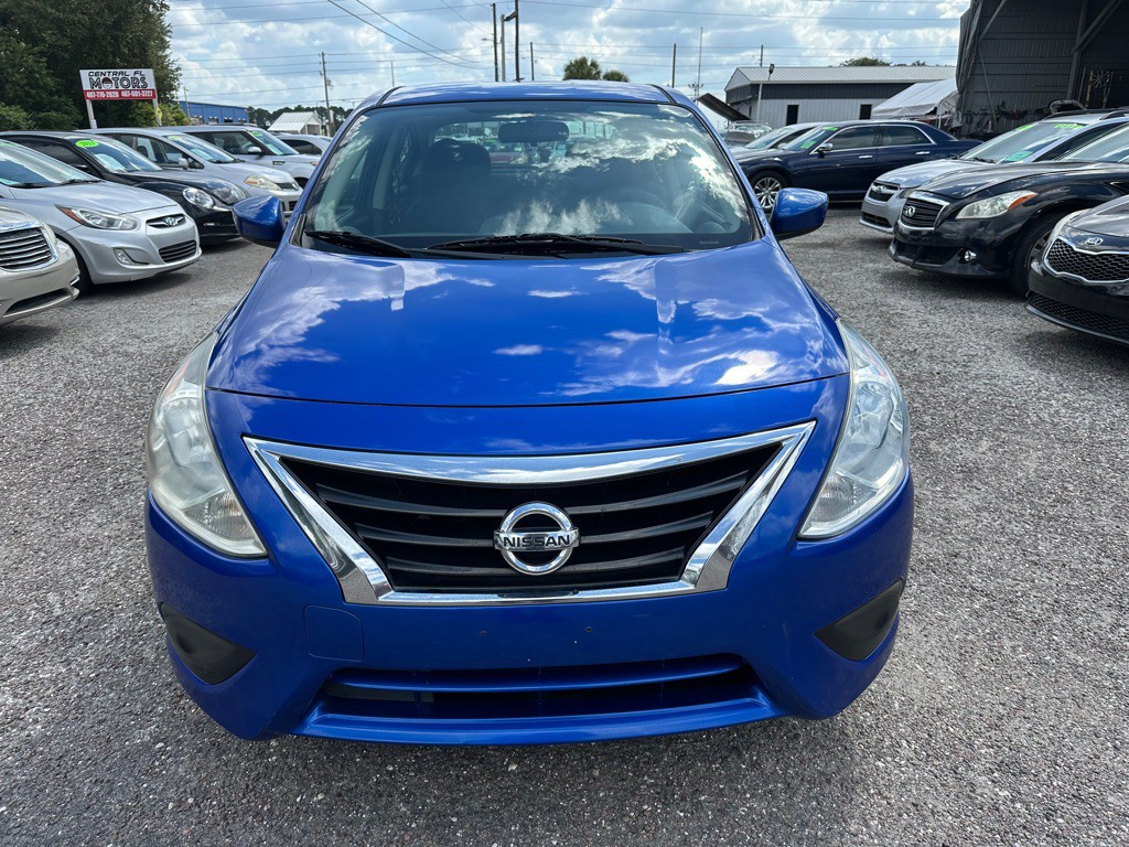 2016 Nissan Versa Image 2