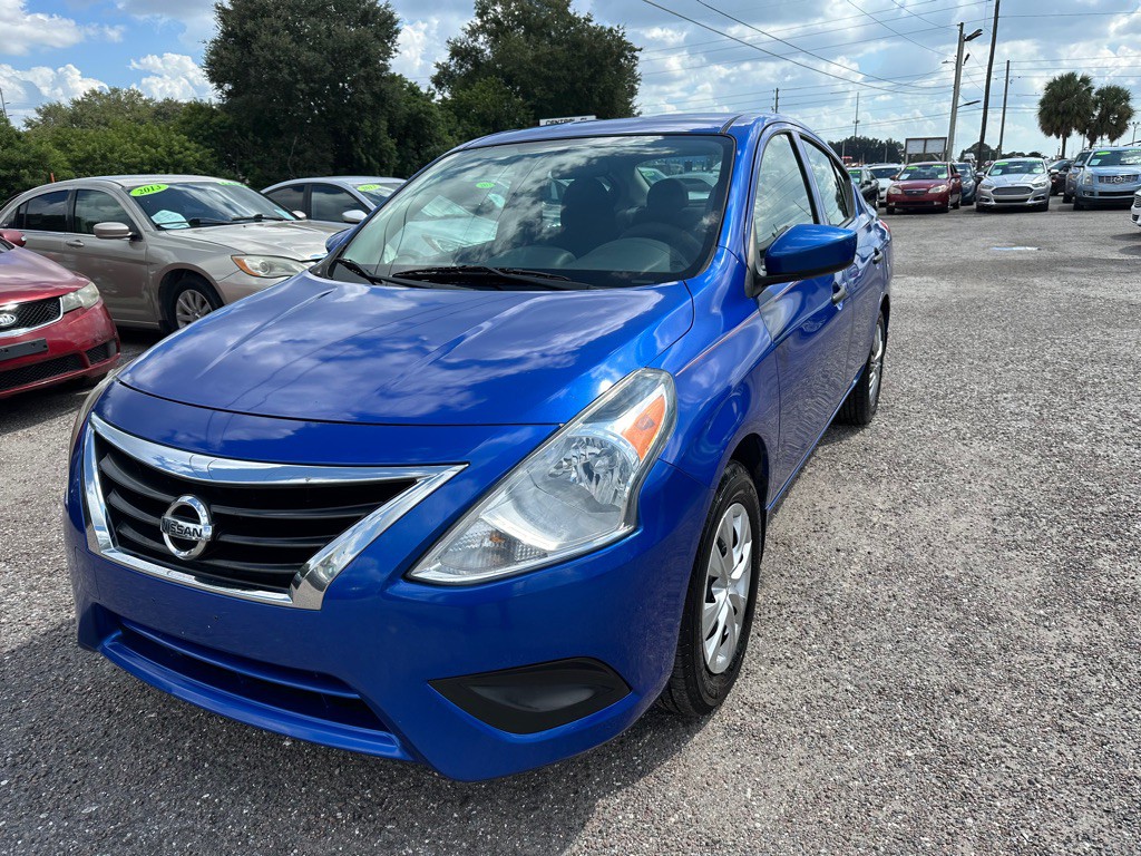 2016 Nissan Versa Image 3