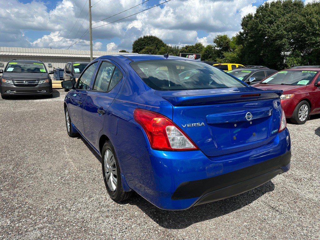 2016 Nissan Versa Image 4