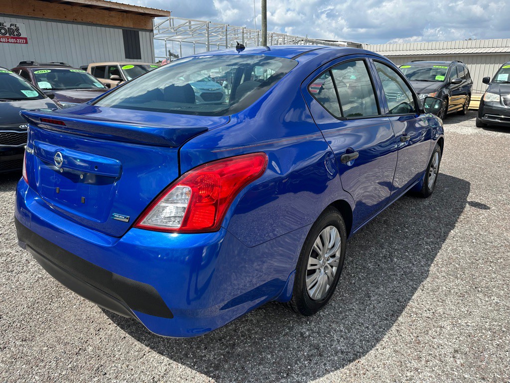 2016 Nissan Versa Image 6