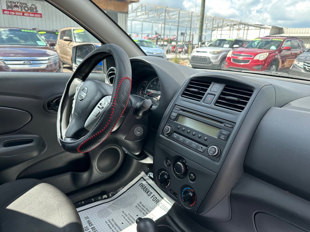 2016 Nissan Versa Image 8